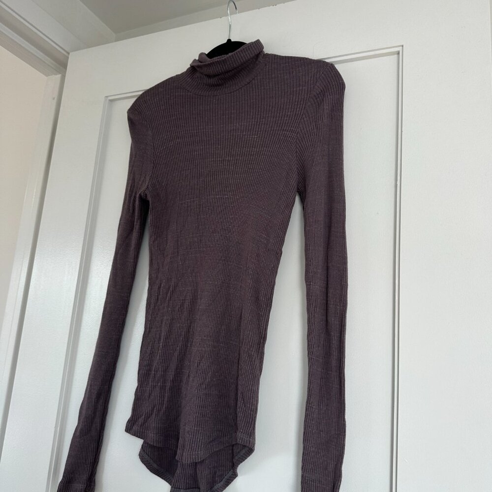 NSF Lani Long-Sleeve Rib Knit Top Slim-Fit Turtleneck Pullover Size Small Purple